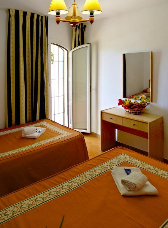 Apartamentos Venecia Roquetas de Mar Room photo