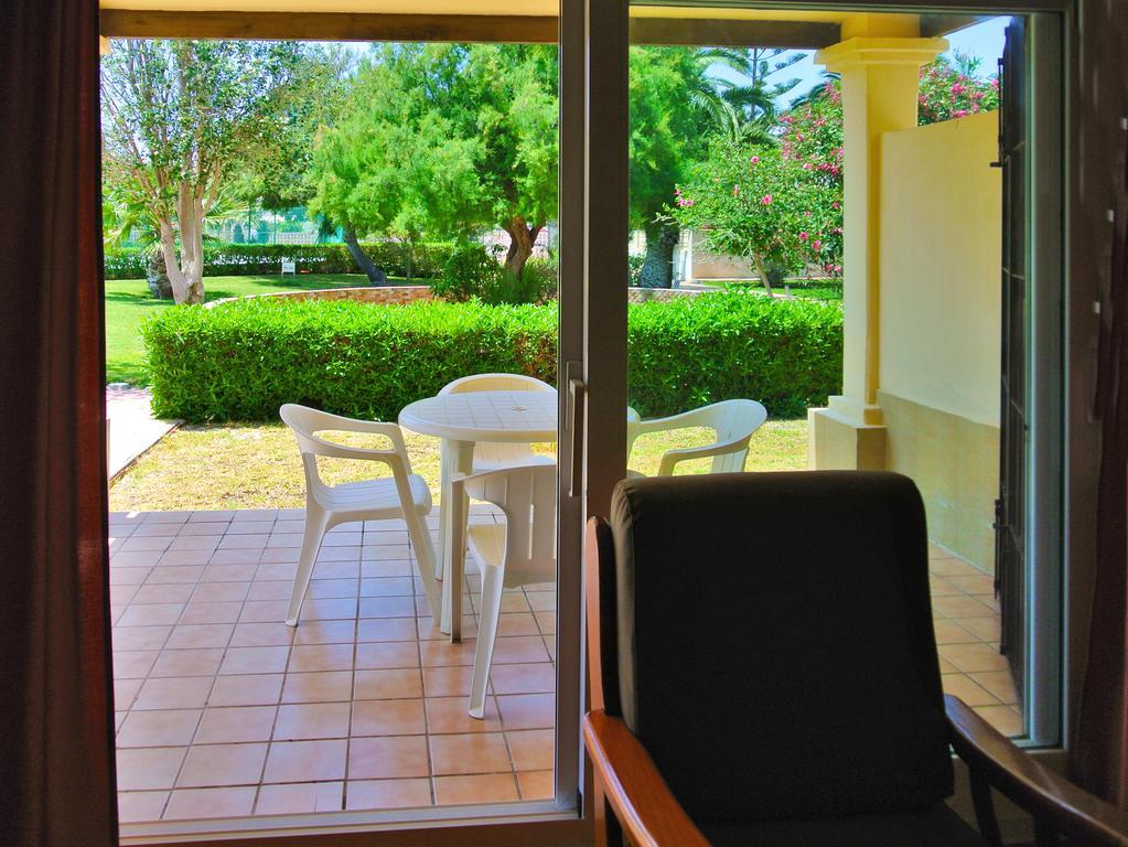 Apartamentos Venecia Roquetas de Mar Room photo